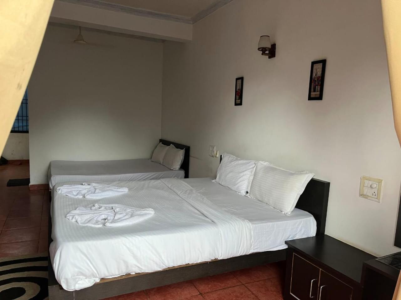 Hotel Pleasure Inn Near Turtle Beach Morjim Manage By Ld Group Of Hospitality ภายนอก รูปภาพ