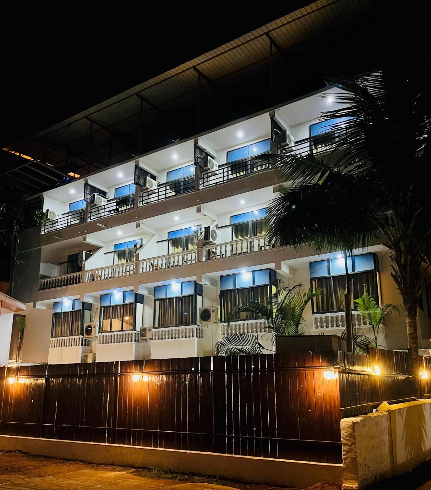 Hotel Pleasure Inn Near Turtle Beach Morjim Manage By Ld Group Of Hospitality ภายนอก รูปภาพ