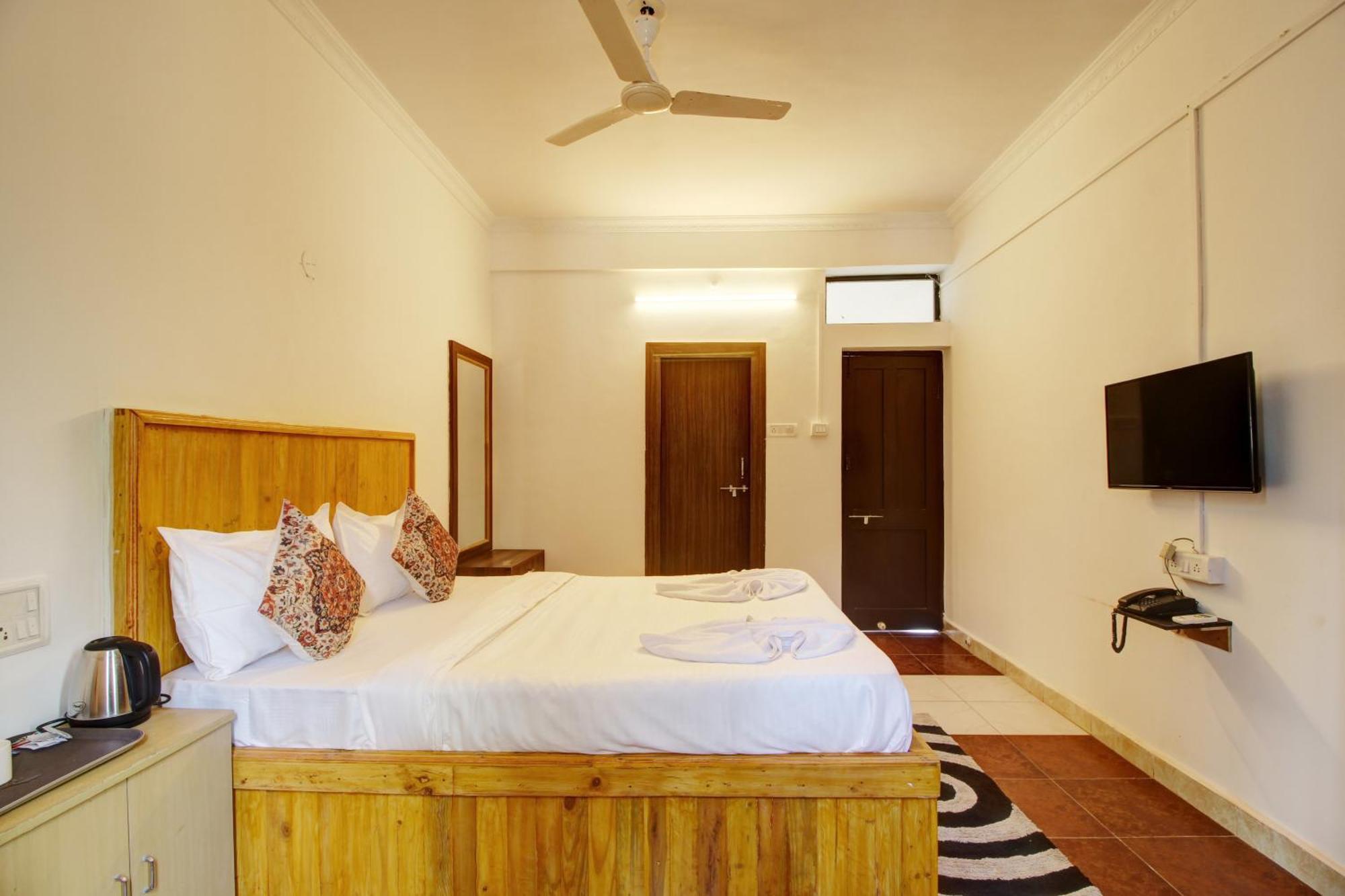 Hotel Pleasure Inn Near Turtle Beach Morjim Manage By Ld Group Of Hospitality ภายนอก รูปภาพ